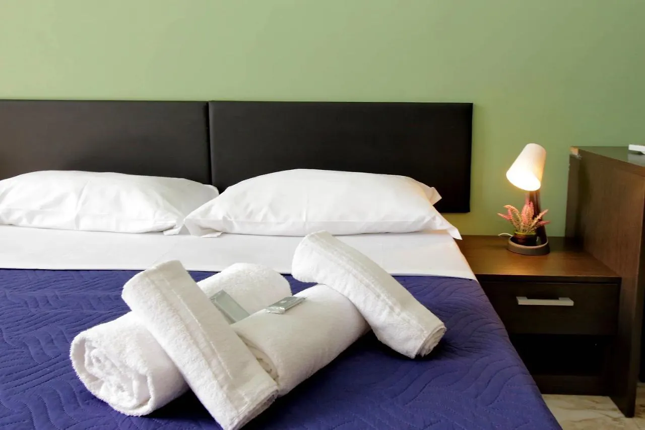 Lucky Stars Rooms Rome 3*,  Italy